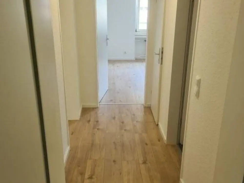 Balkonwohnung mit 2 Schlafzimmern in Düsseldorf-Peter-Behrens-Straße