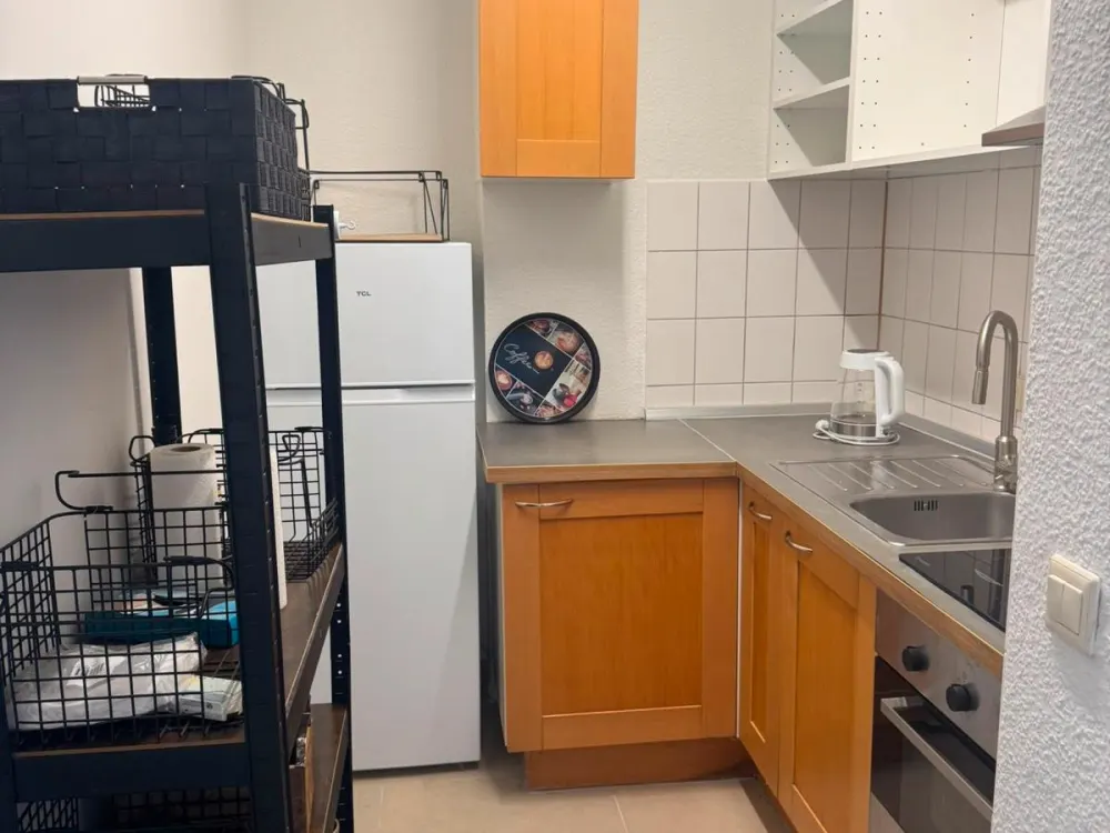 2 Zimmer Wohnung möbliert zu vermieten.