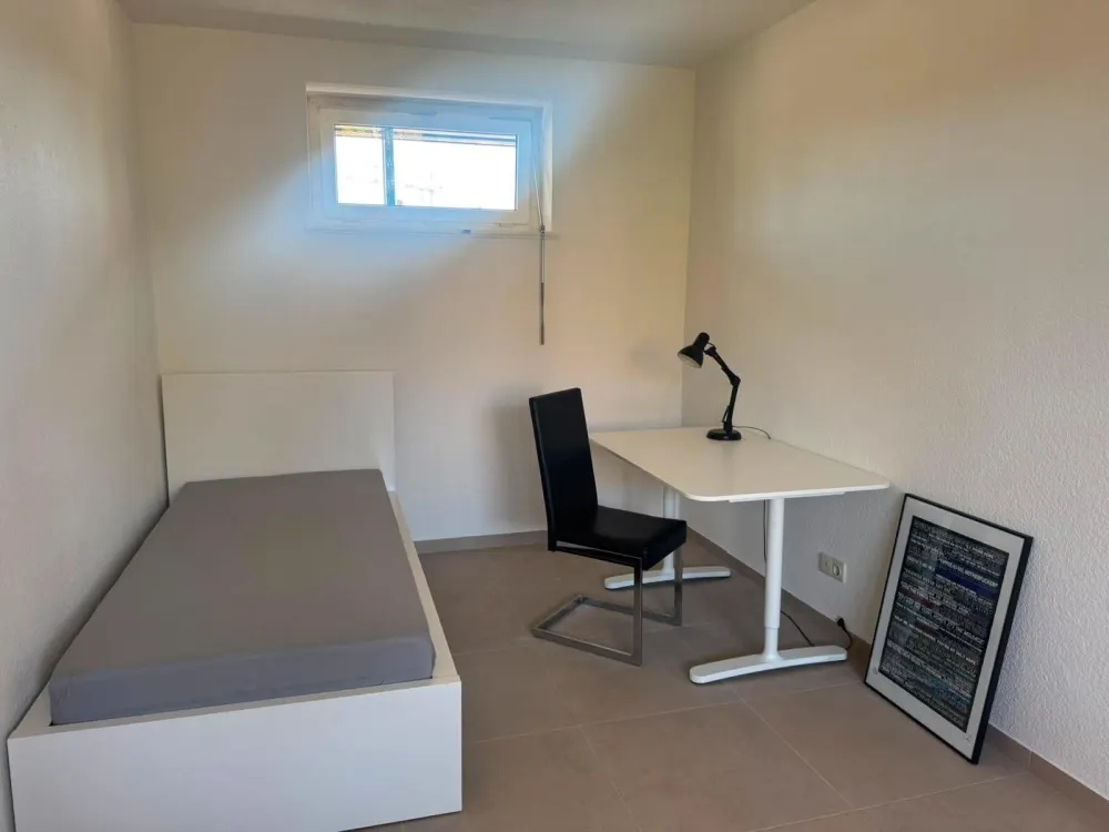 2 Zimmer Wohnung möbliert zu vermieten.