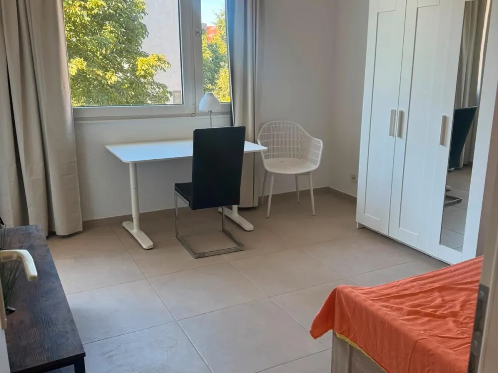 2 Zimmer Wohnung möbliert zu vermieten.