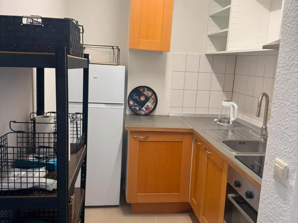 2 Zimmer Wohnung möbliert zu vermieten.