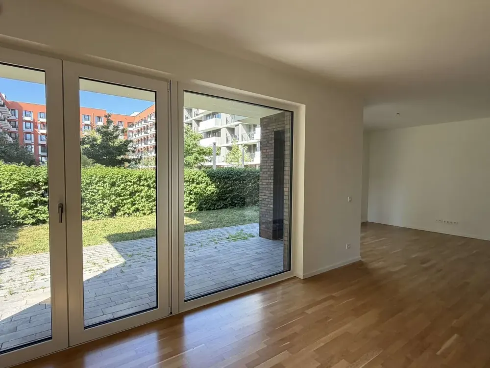 Lichtdurchflutete 2 Zimmerwohnung mit Terrasse in BERLIN MITTE