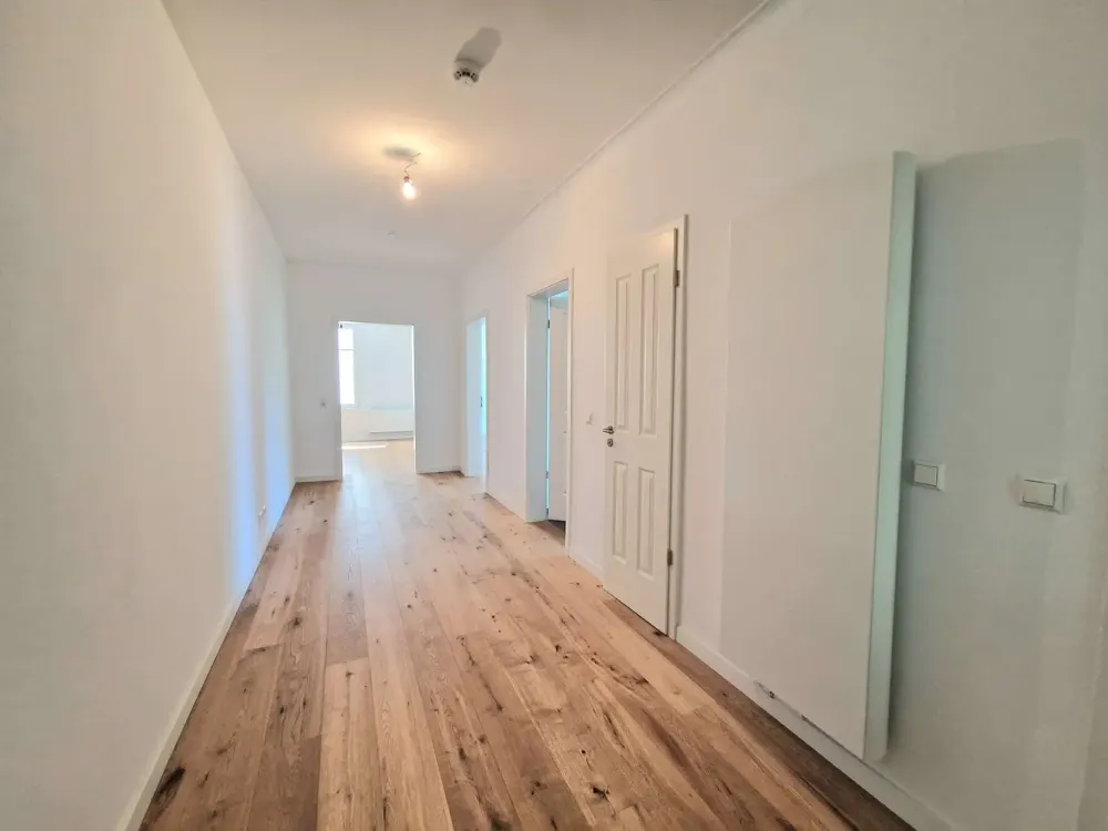 Stilvolle 3-Zimmer-Wohnung mit Wintergarten und hochwertiger Ausstattung