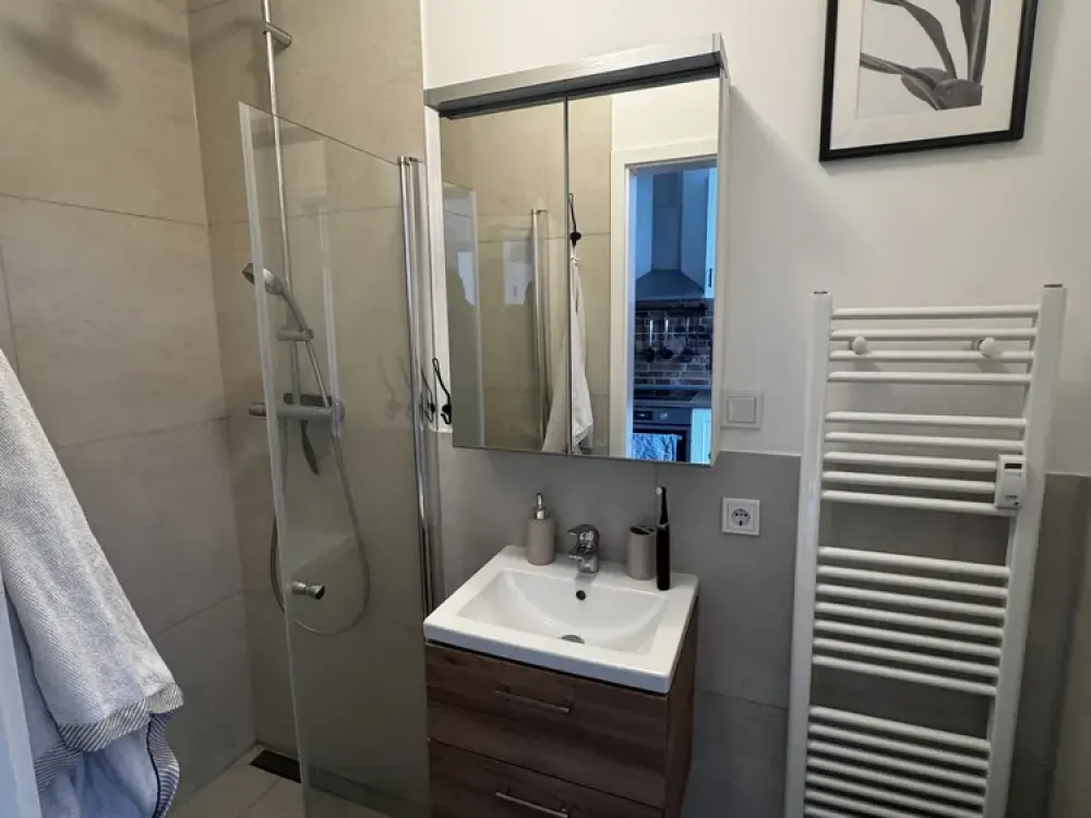 Schöne 1-Zi.-Wohnung mit Dachterasse, neu saniert, ruhige Toplage Köln