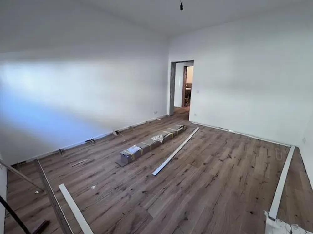 First Occupancy After Complete Renovation - 2.5-Room Apartment | KfW 55