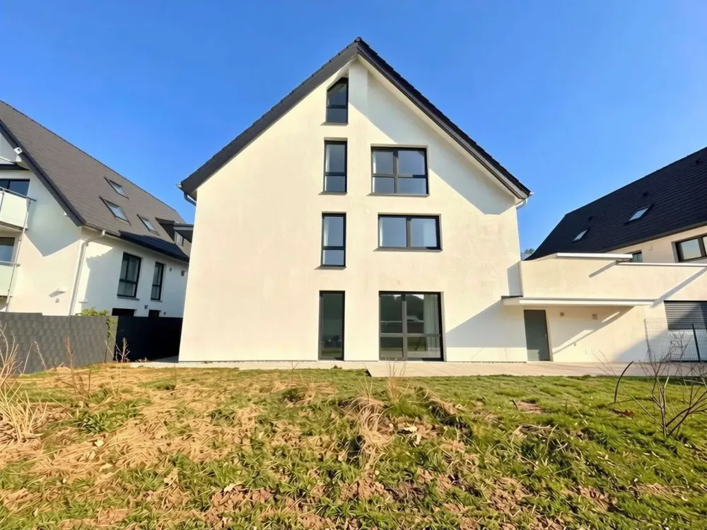 Wohnen + Arbeiten 5 Zimmerwohnung mit 140 m² in idyllischer Feldrandlage zu vermieten