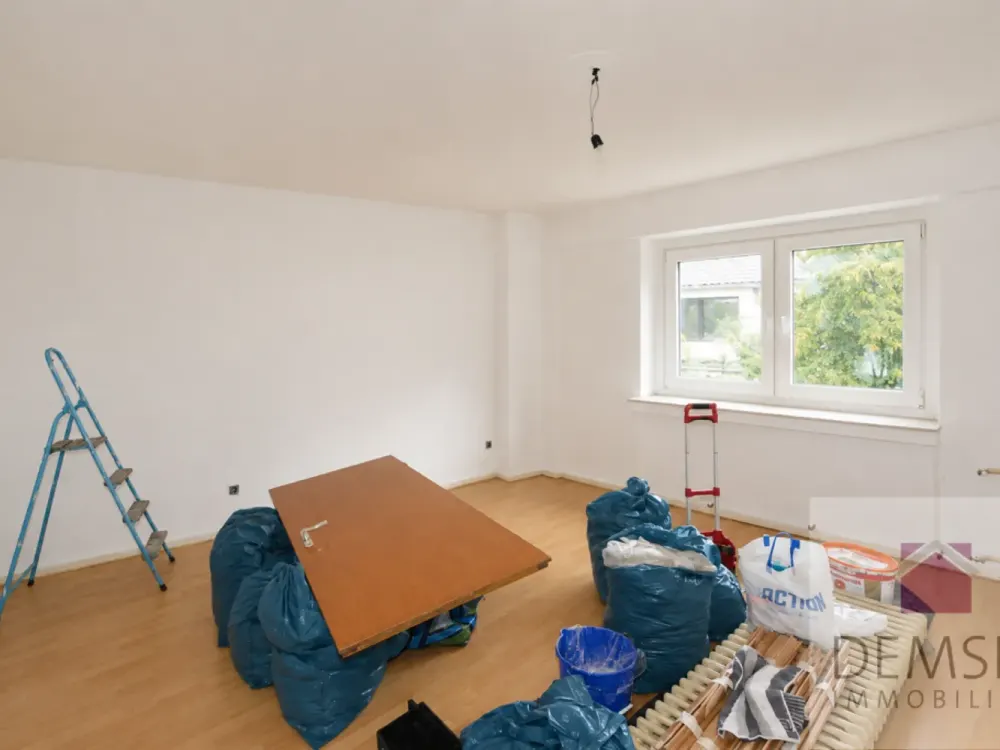 5841: Zentraler geht es nicht! Helle Zwei-Zimmerwohnung in bester Lage der Hildender-City!
