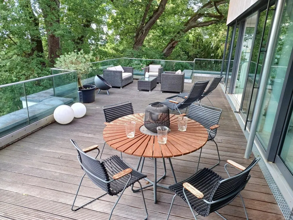 Exklusives Penthaus in traumhafter Villenlage