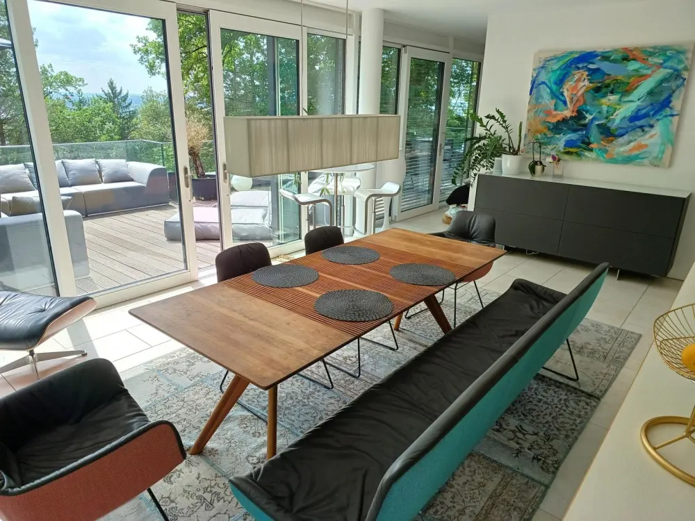 Exklusives Penthaus in traumhafter Villenlage