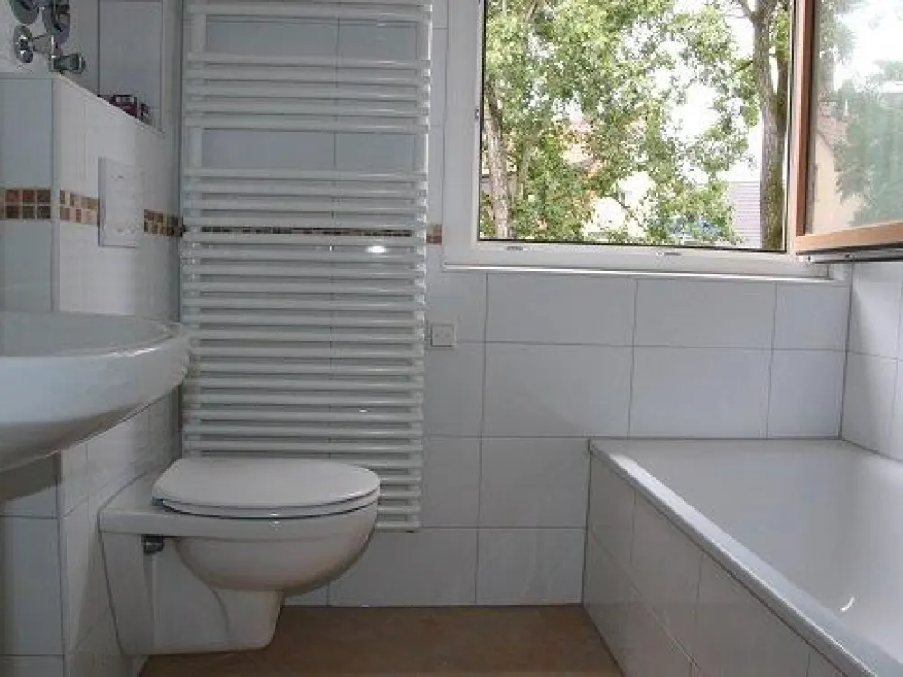 Altbau-OG-Wng 67 qm, 3 ZKB, renoviert in 2026, frei ab 01.10.26