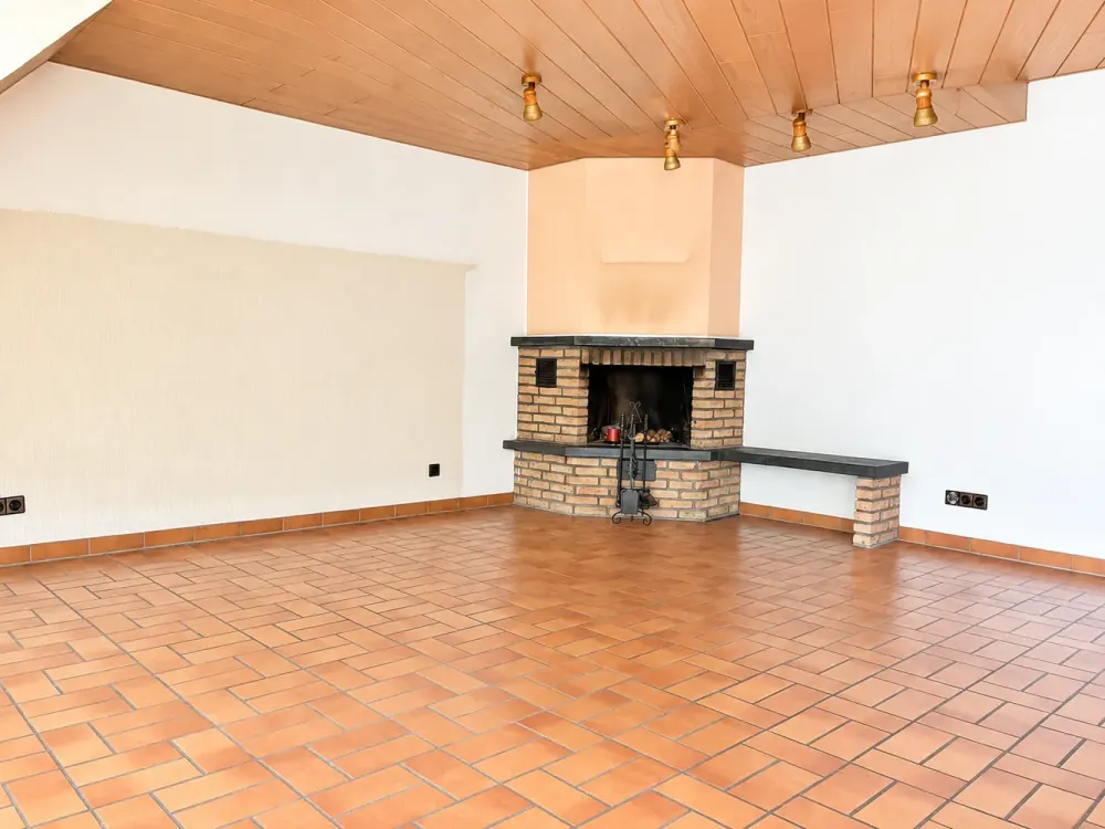 Großzügige 4-Zimmer-Maisonette mit Kamin und Balkon über zwei Ebenen