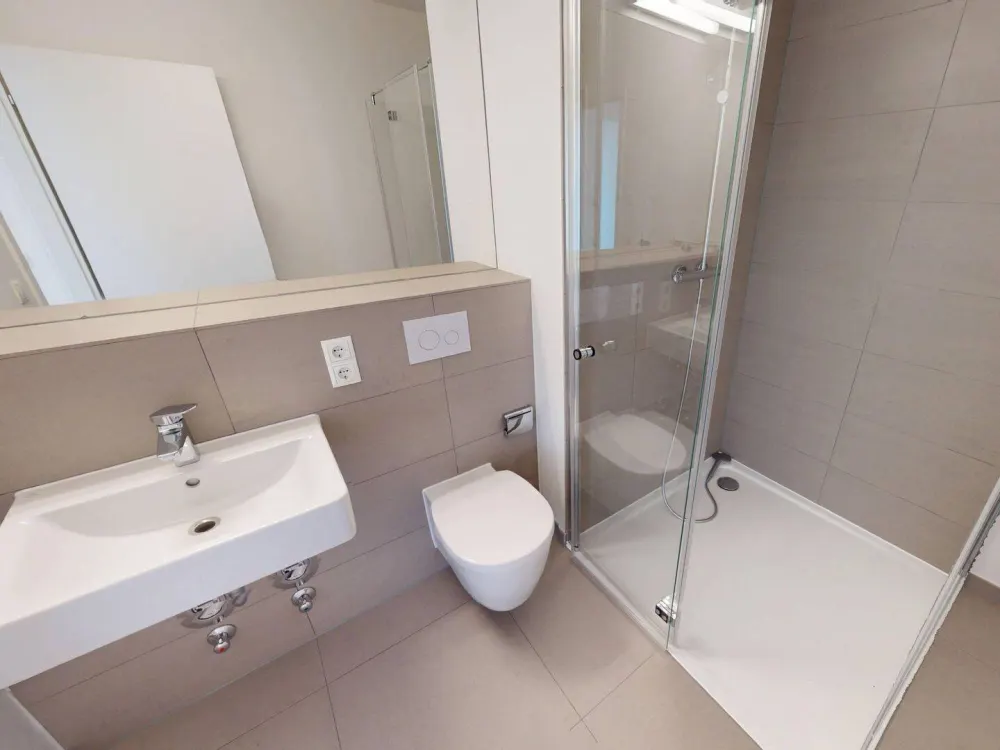 Schicke 2-Zimmer-Wohnung mit Einbauküche und Balkon in Berlin-Lichtenberg