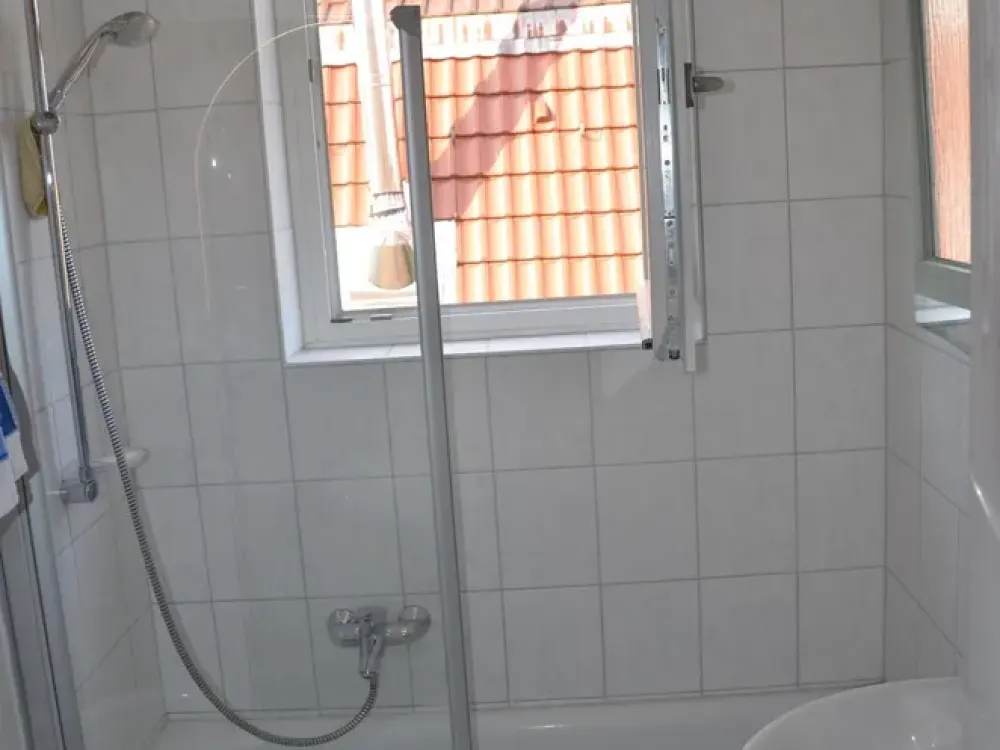 +++ 2-Zimmer-Wohnung mit Balkon und EBK in ruhiger Lage +++