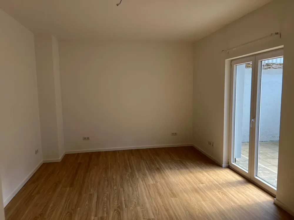 Attractive 2.5-Room Apartment with Large Terrace in Cologne Mülheim