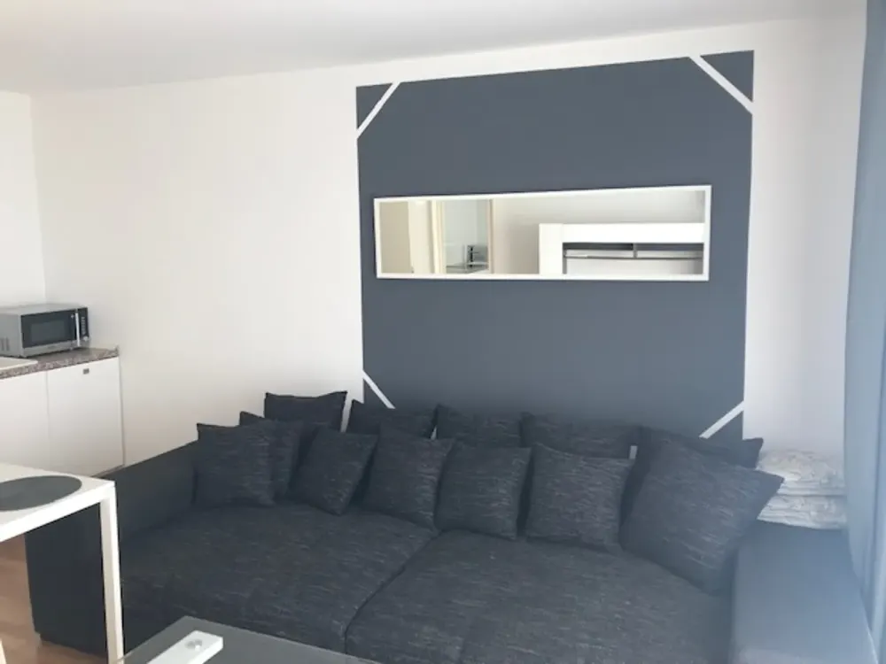 Erstbezug nach Sanierung - Helle und schöne 2-Zimmer Wohnung Ecke Berger Straße