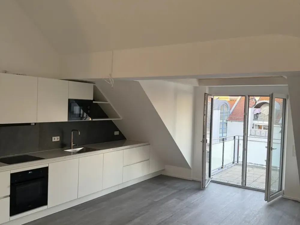 Großzügig geschnittene Penthouse Neubau-Wohnung mit Südwest-Loggia