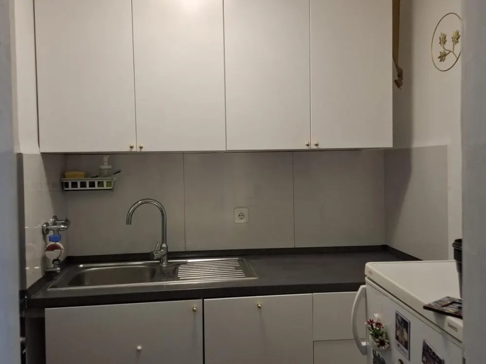 1-Zi-Wohnung ab November -voll möbliert, mit Balkon u. guter Lage