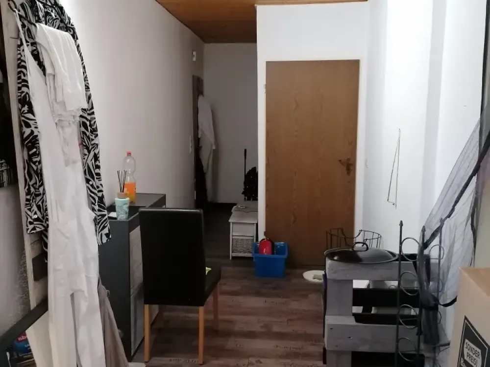 Direkt am Schloss Strünkede! 2-Zimmer-Dachgeschosswohnung!