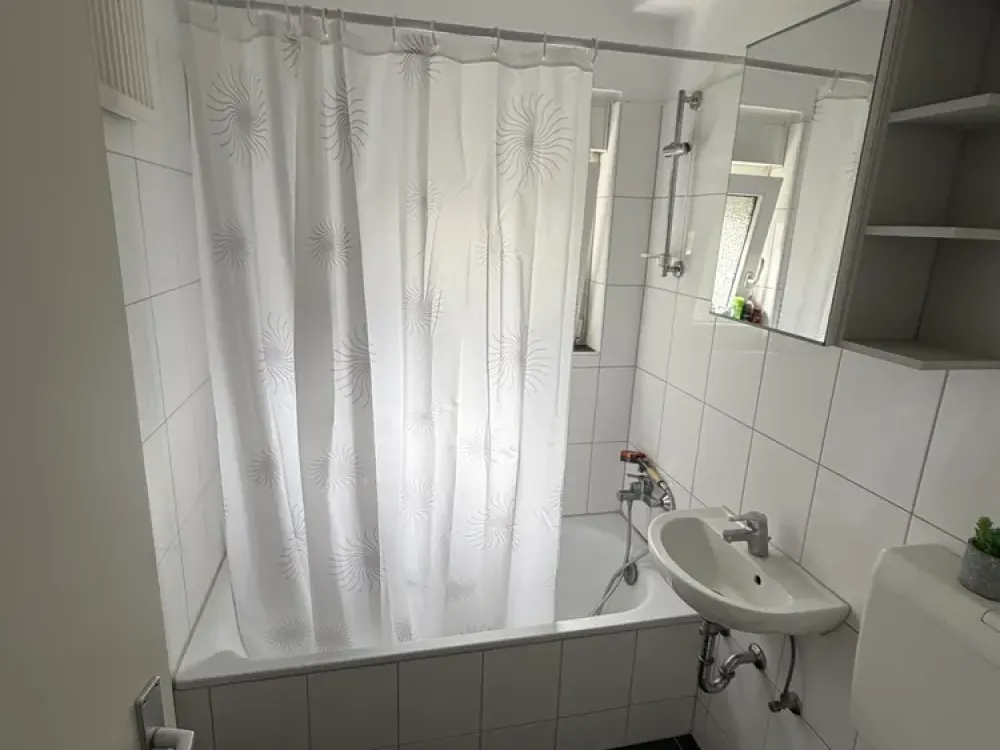 Looking for a New Tenant, 3-Room Ground Floor Apartment in Duisburg-Wedau