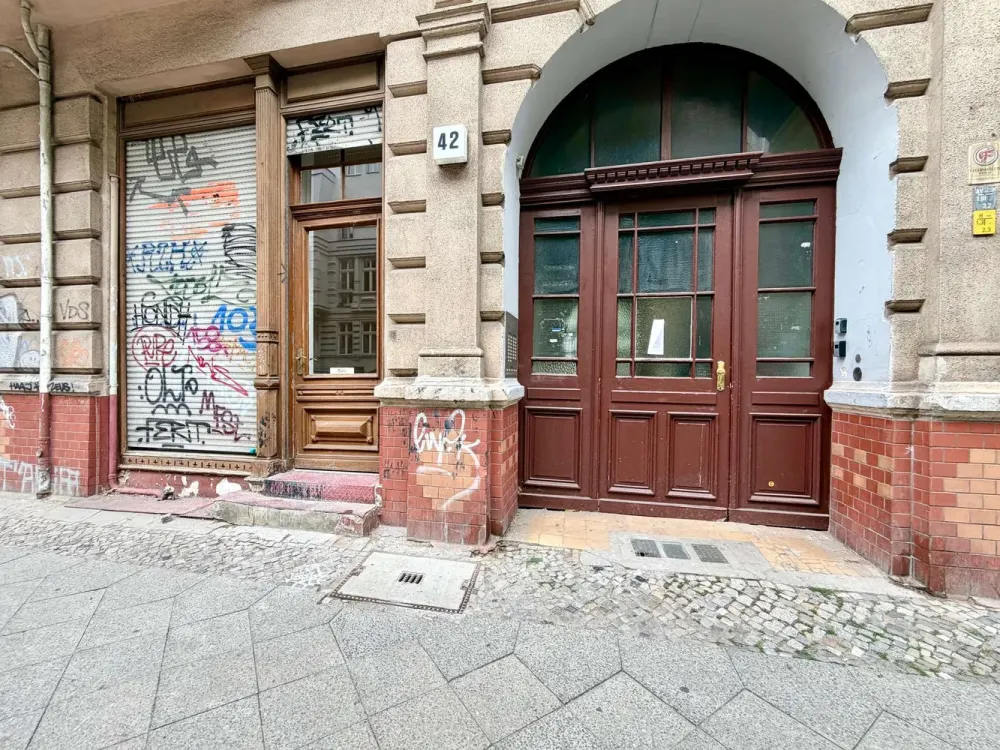 Frisch saniertes Studio im EG; zentral in Moabit - inkl. Einbauküche