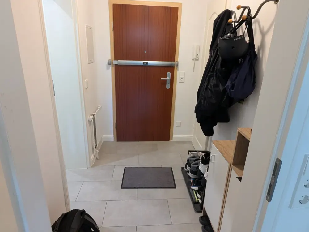 Moderne 2-Zimmer-Wohnung mit Balkon, Einbauküche & Stellplatz