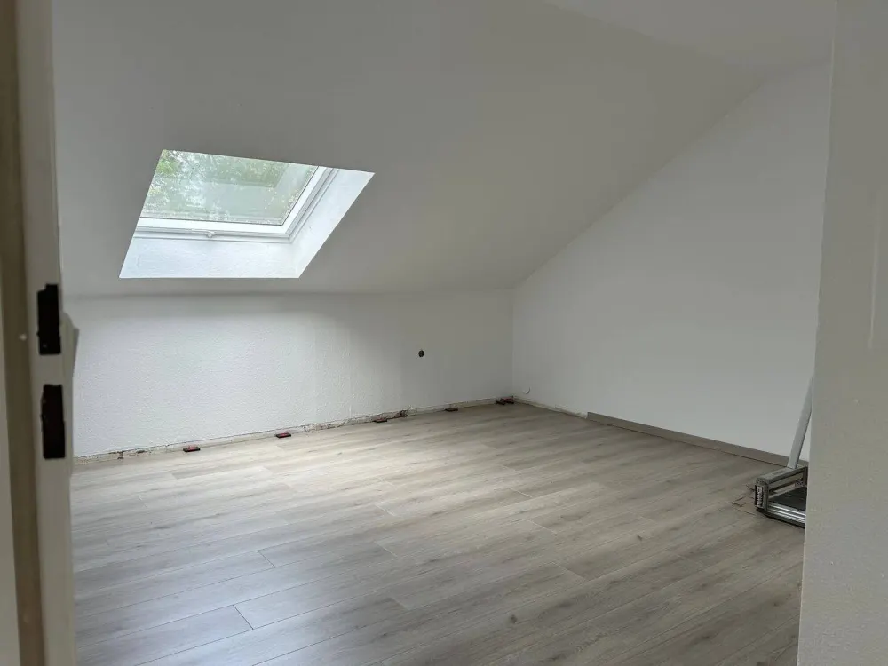 Modern & charmant: 2-Zimmer-Dachgeschosswohnung in begehrter Lage von Nürnberg-Reichelsdorf ***Besichtigung: Dienstag, 15.09.2026 um 18:00 Uhr***