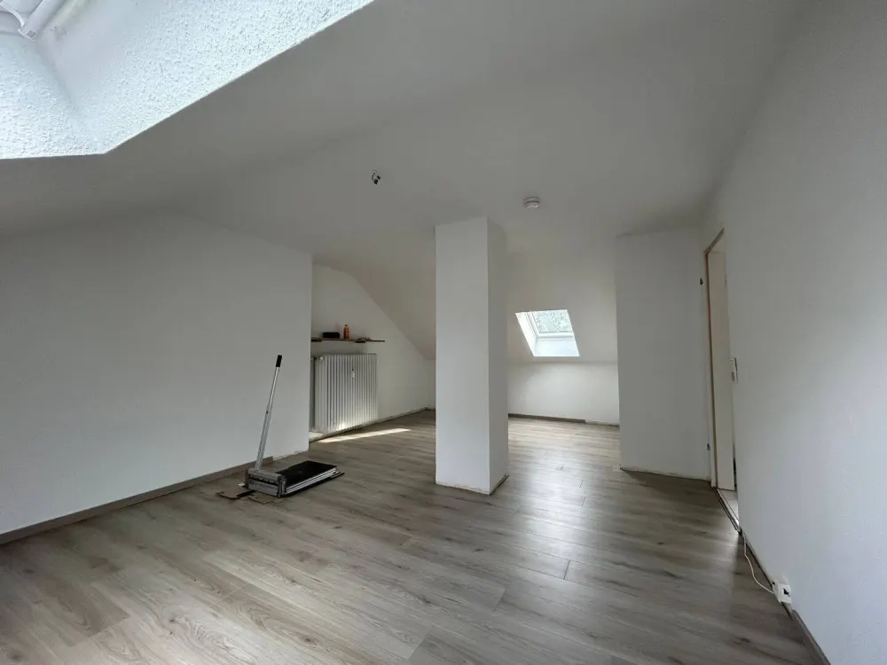 Modern & charmant: 2-Zimmer-Dachgeschosswohnung in begehrter Lage von Nürnberg-Reichelsdorf ***Besichtigung: Dienstag, 15.09.2026 um 18:00 Uhr***
