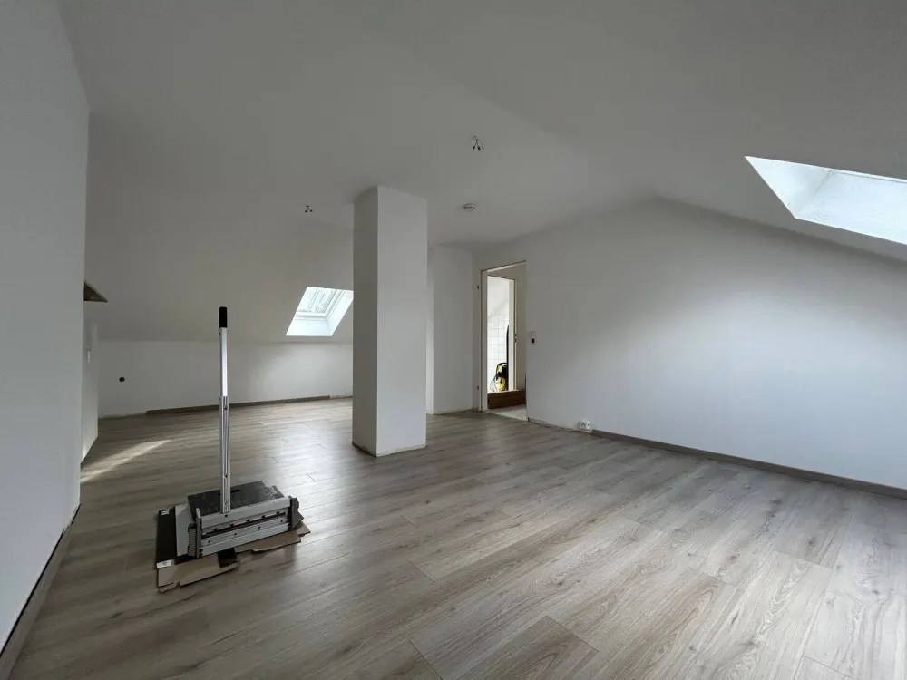 Modern & charmant: 2-Zimmer-Dachgeschosswohnung in begehrter Lage von Nürnberg-Reichelsdorf ***Besichtigung: Dienstag, 15.09.2026 um 18:00 Uhr***
