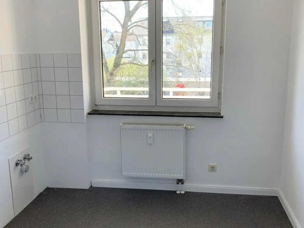 Helle 2-Zimmer-Wohnung mit Balkon im Grünen