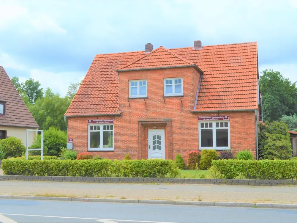 Spacious 3-Room Apartment with Winter Garden in Delmenhorst