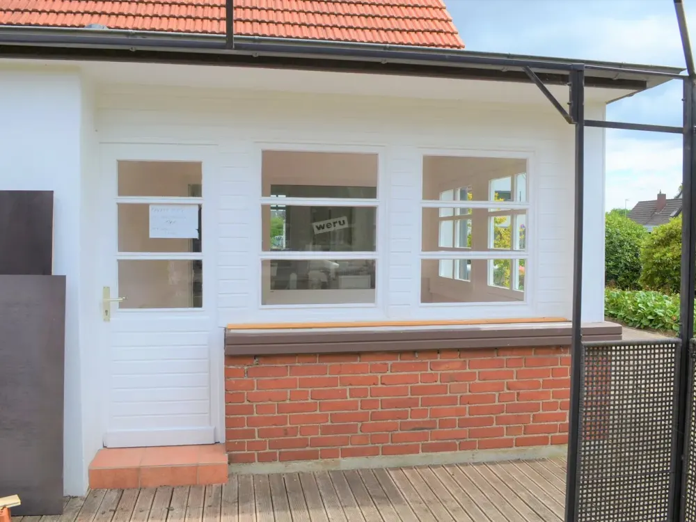 Spacious 3-Room Apartment with Winter Garden in Delmenhorst