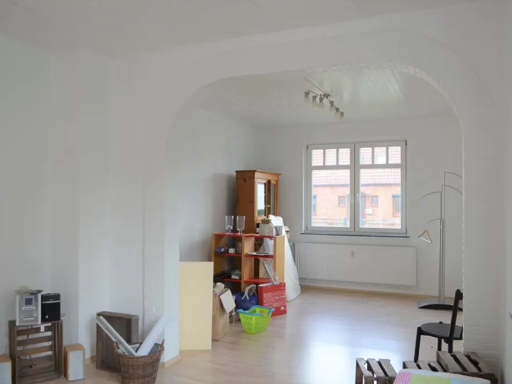 Spacious 3-Room Apartment with Winter Garden in Delmenhorst
