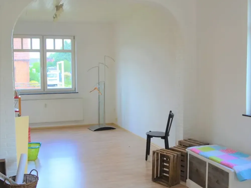 Spacious 3-Room Apartment with Winter Garden in Delmenhorst