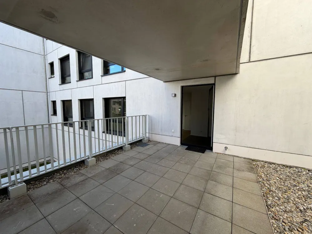 Große 3-Zimmer Wohnung mit Terrasse
