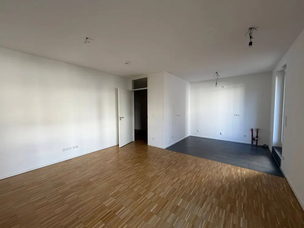 Große 3-Zimmer Wohnung mit Terrasse