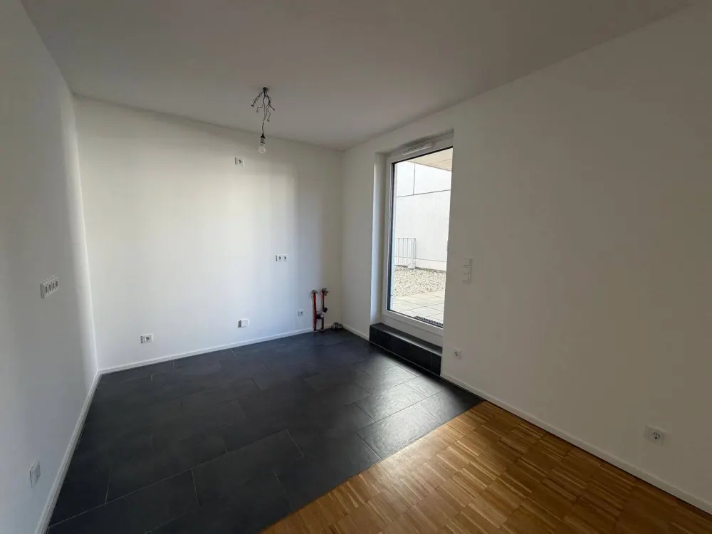 Große 3-Zimmer Wohnung mit Terrasse