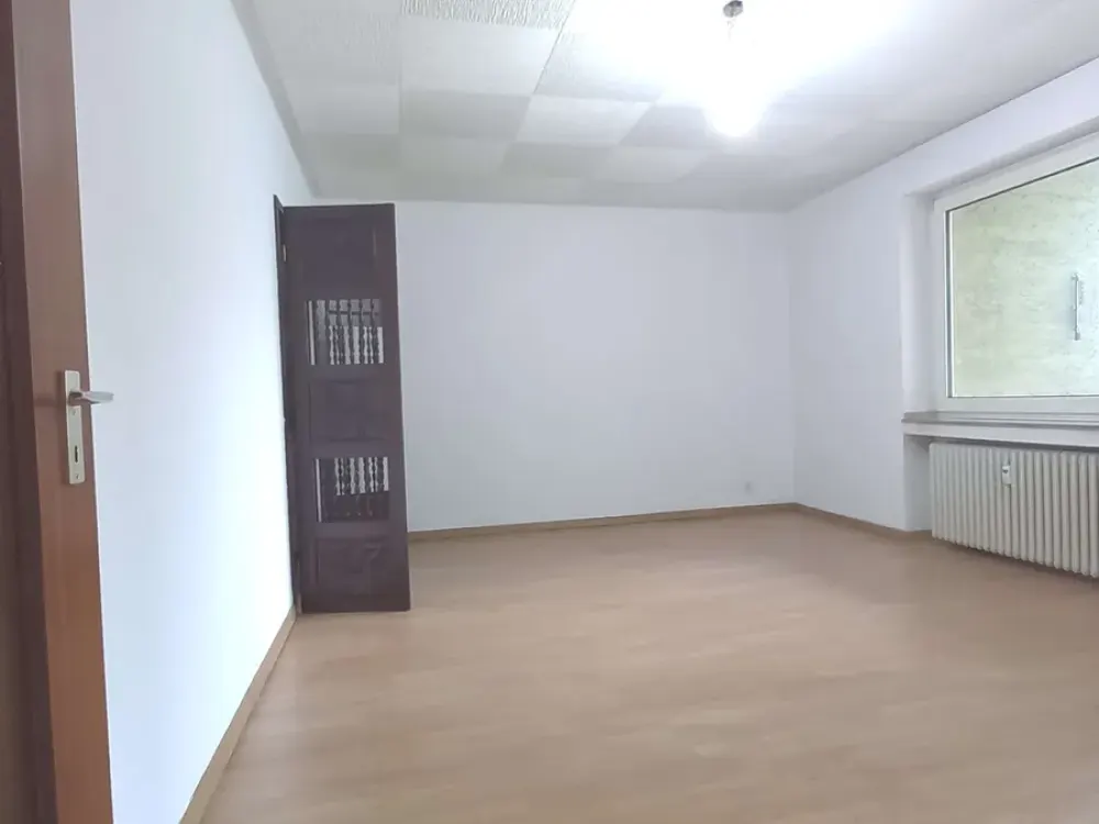 Teil(Voll)-möblierte 1-Zi 33qm Wohnung auf Zeit, Carlstadt Süd, 2 Minuten zur Königsallee