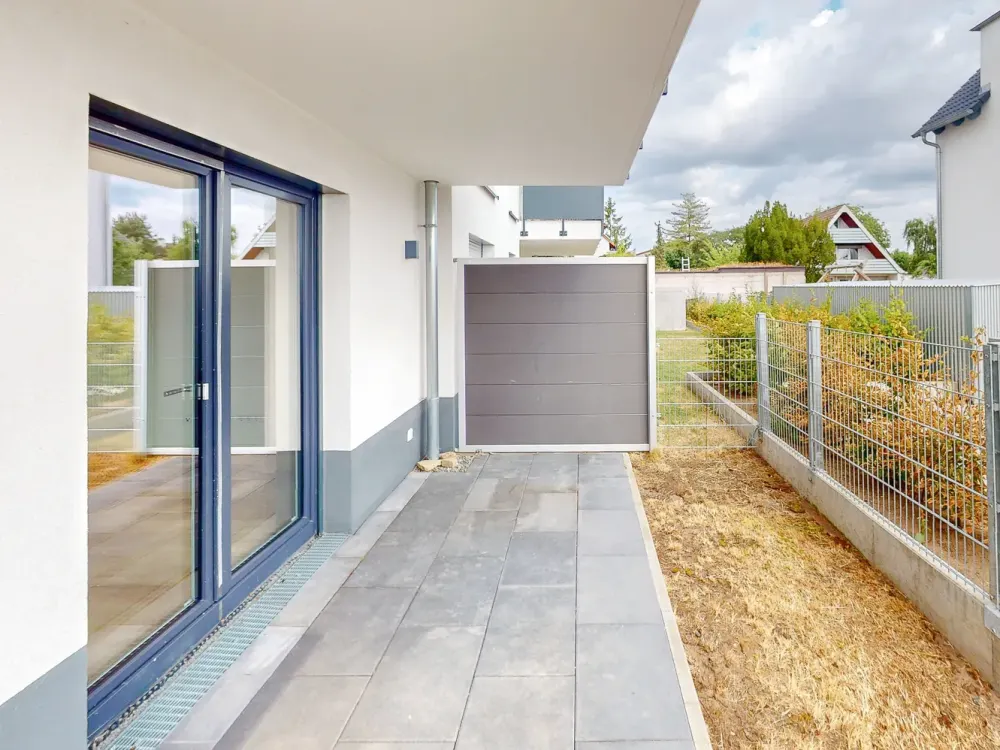 Spacious 2-Room Apartment with Terrace