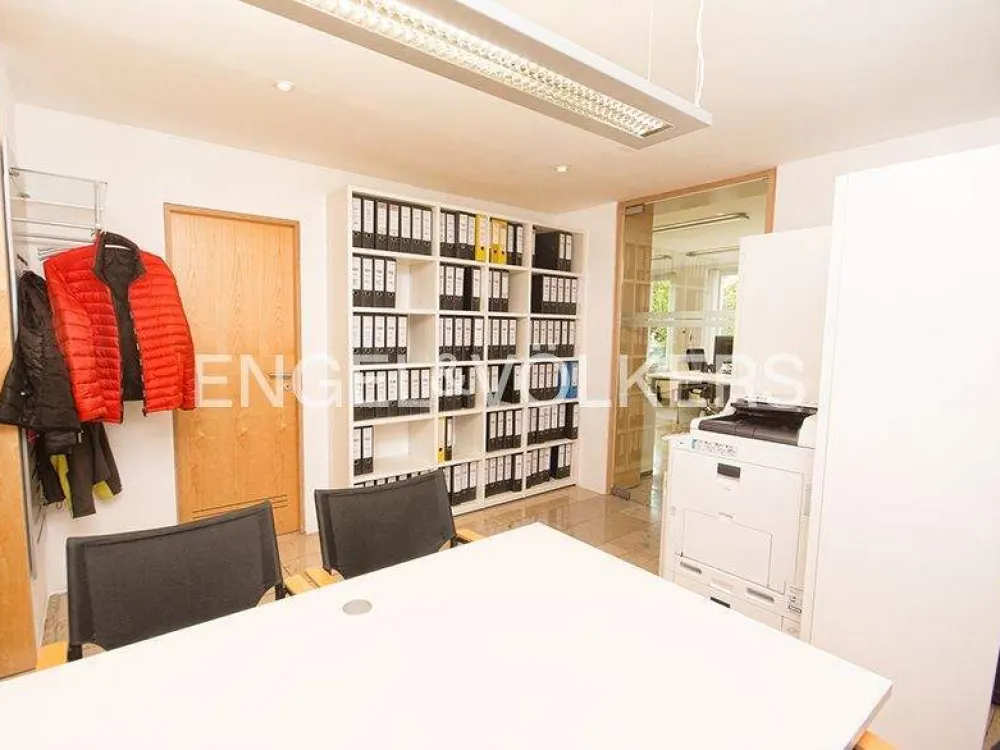 Stylish Office or Practice in a Representative Location in the Dichterviertel