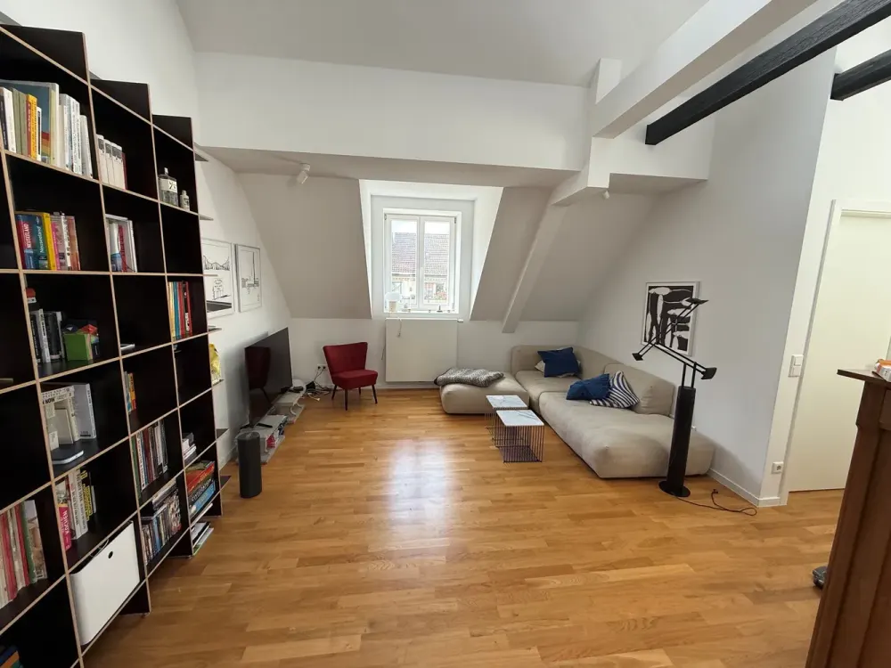 Dachgeschoss-Wohnung mit Empore in der Neustadt-Süd, Köln