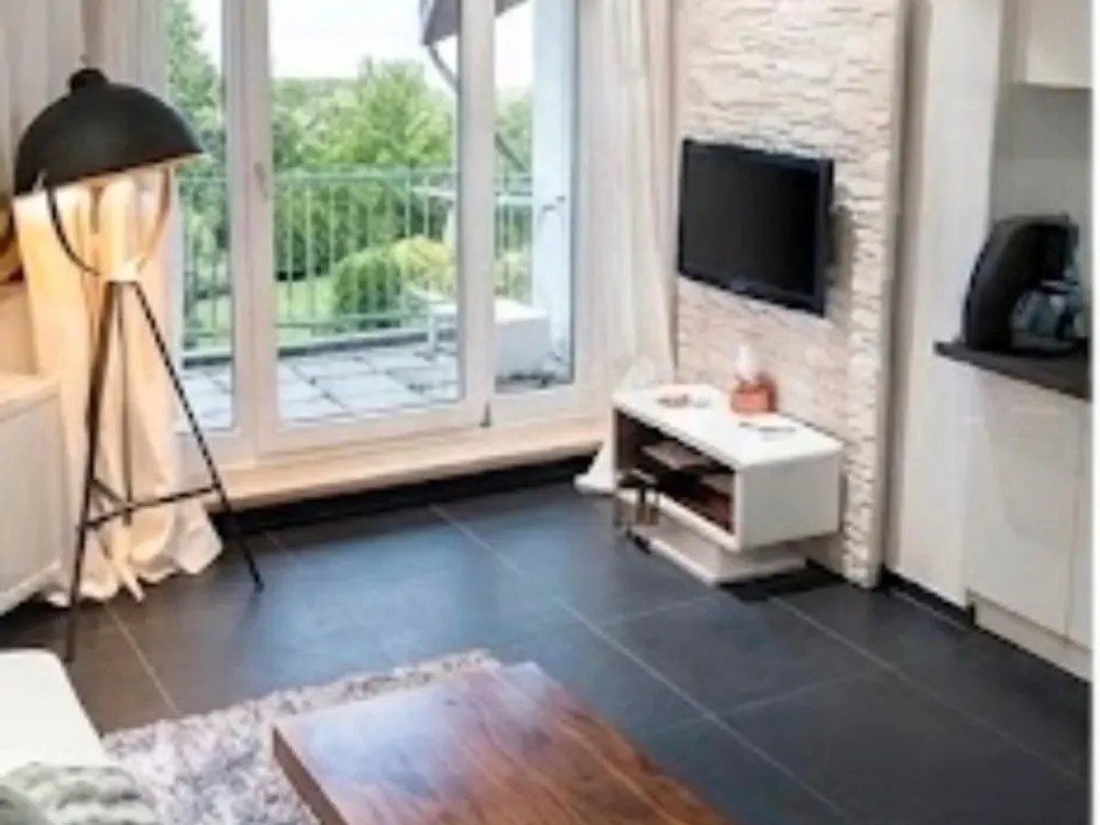 1-Zimmer-Design-Appartement mit Balkon und Einbauküche für 8000€