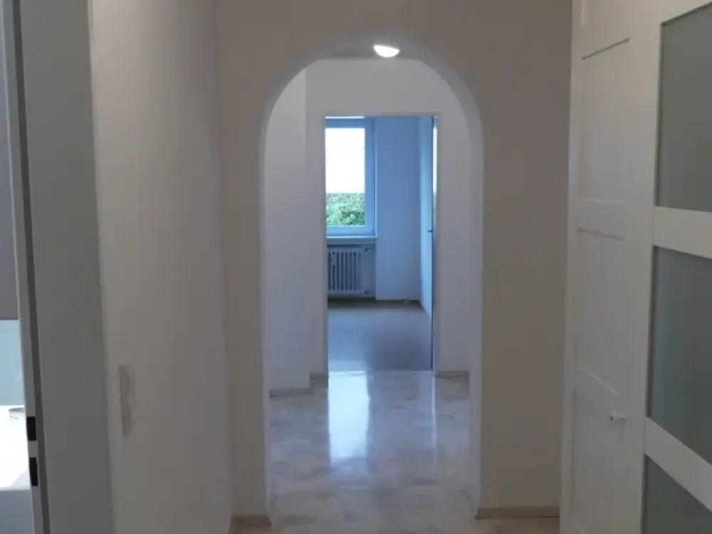 شقة مشرقة ومركزية مكونة من 3 غرف مع شرفة في Meckenbeuren