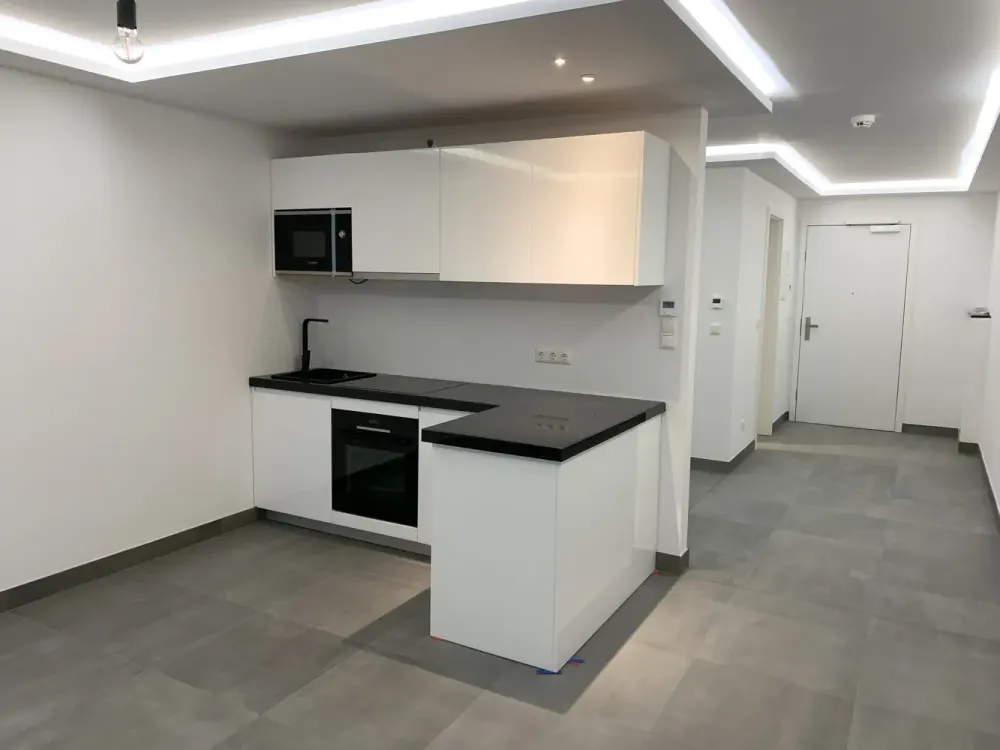 Traumhafte 1,5-Zimmerwohnung mit exkl. Einbauküche und Terrasse !