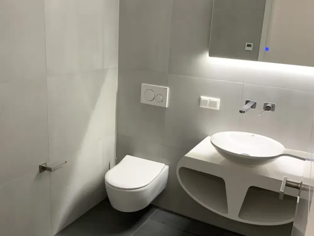 Traumhafte 1,5-Zimmerwohnung mit exkl. Einbauküche und Terrasse !