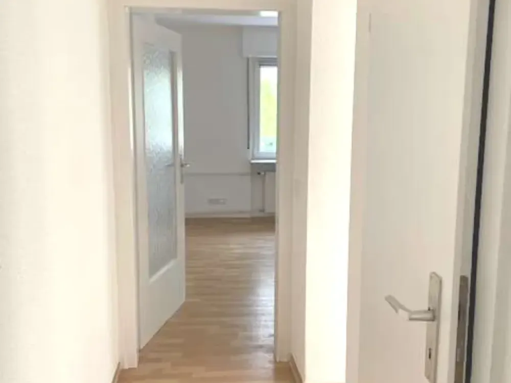 Sehr gepflegte, helle 2-Zimmer-Wohnung mit Balkon in begehrter Lage, Offenbach-Bieber