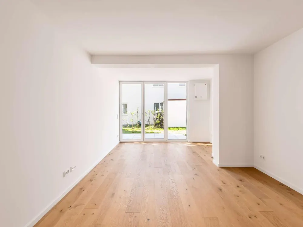 Zum Erstbezug: Großzügige 4-Zimmer-Wohnung im Erdgeschoss mit Privatgarten