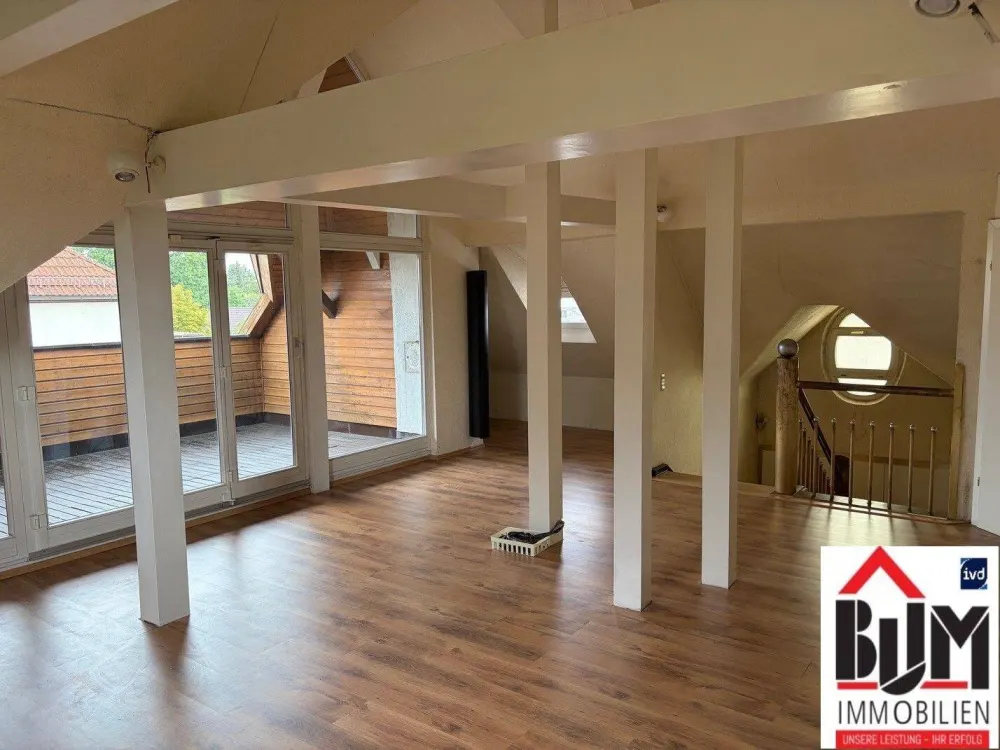 *N-Laufamholz - aussergewöhnlich - 4 Zimmer - Maisonette - Kücheneinrichtung - Dachloggia*