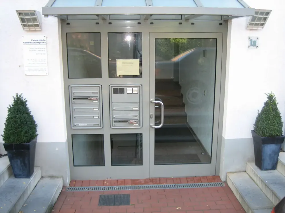 Großzügige 3 Zimmerwohnung direkt am Einkaufszentrum Liblar