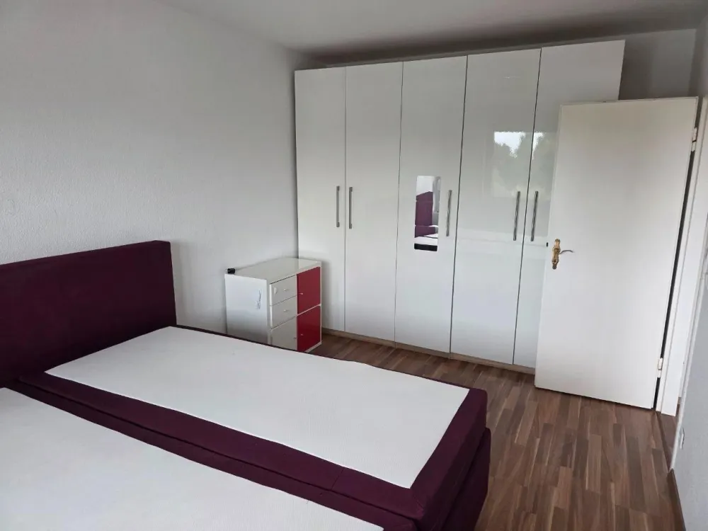 Zuhause mit 2 Zimmern und Balkon in Eschborn