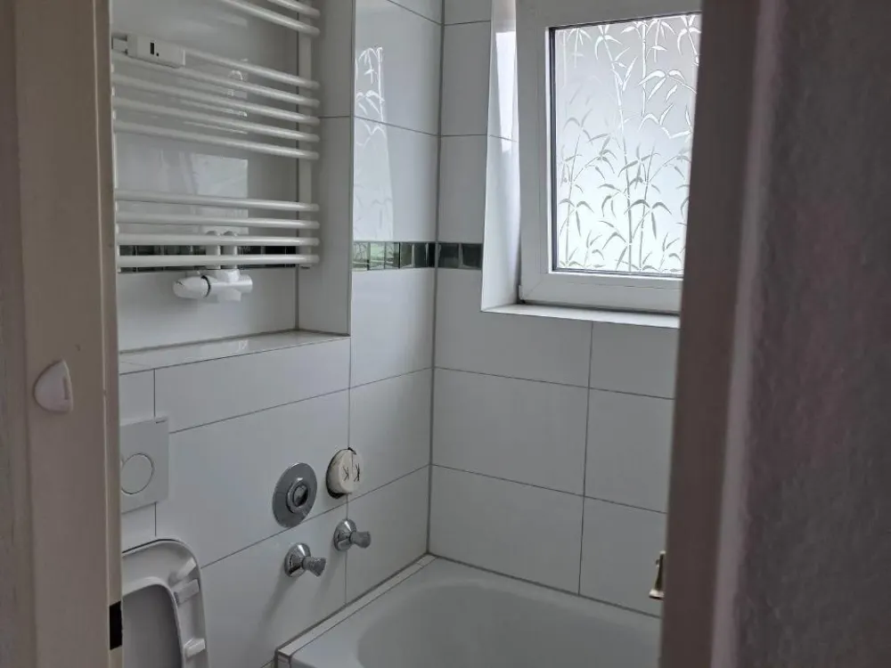 Zuhause mit 2 Zimmern und Balkon in Eschborn